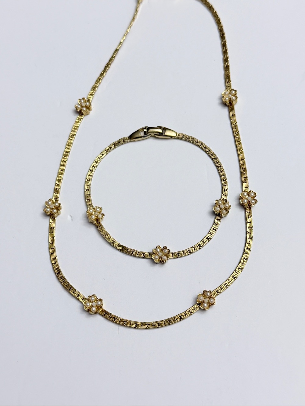 Vintage Floral Station Necklace & Bracelet Set Gold Tone - Picture 2 of 7